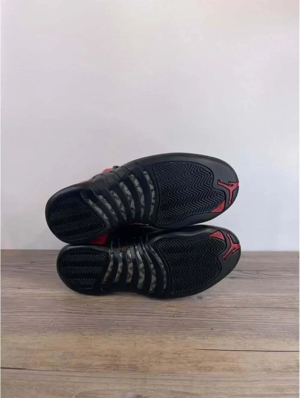 Nike Air Jordan 12 Retro Reverse Flu Game Mens Size 8.5 Red Black CT8013-602